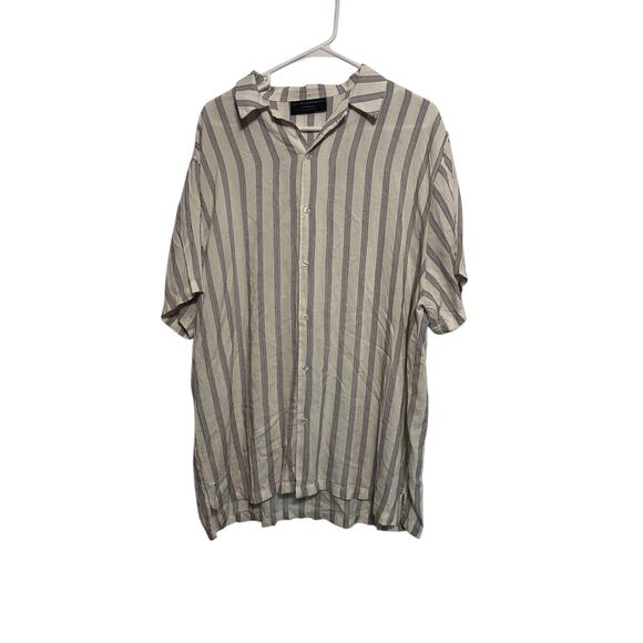 No Boundaries Button Down Collard Dress Shirt  Mens SIze XL  Cream Blue Stripes - Picture 2 of 5